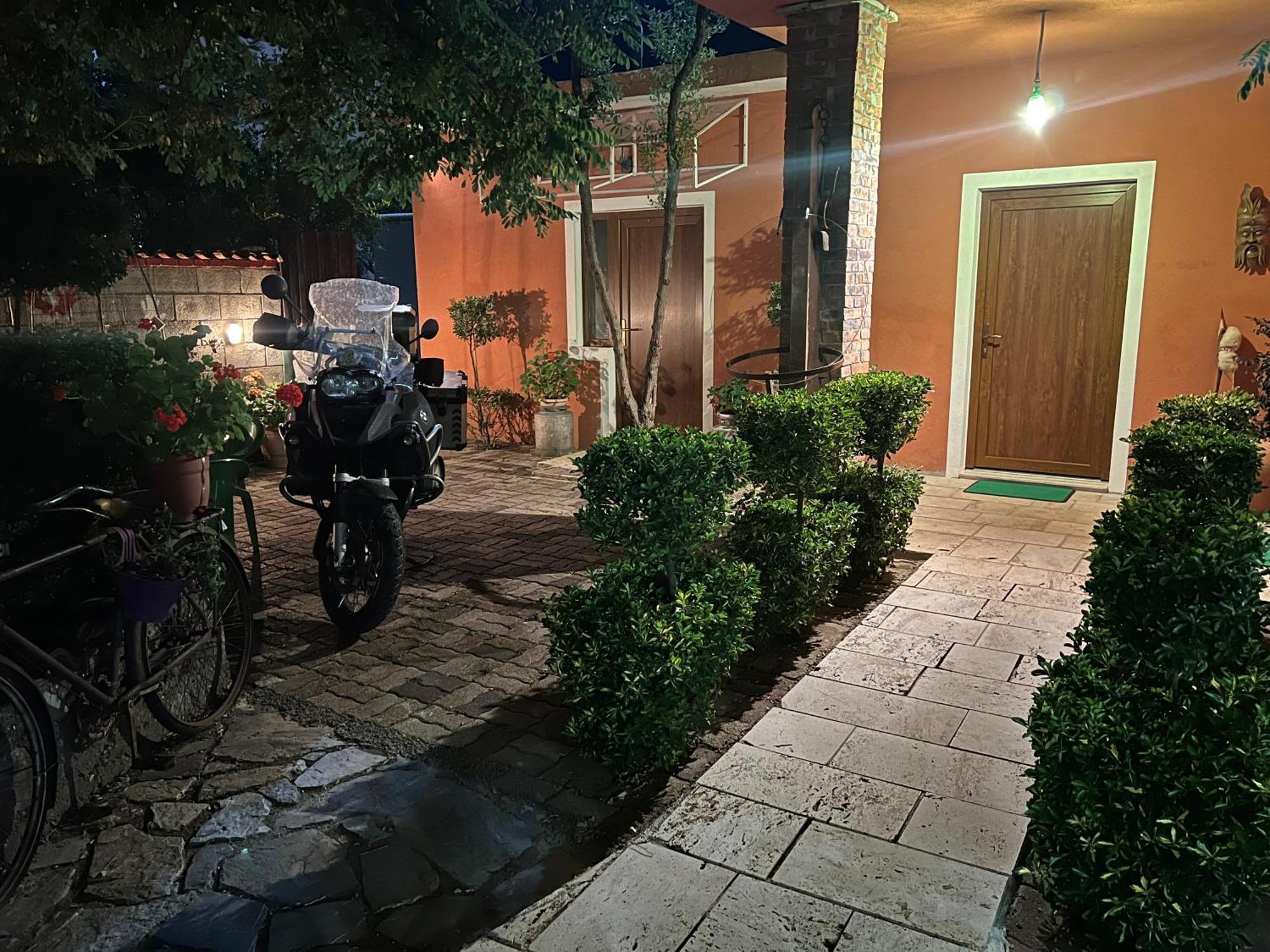 Guesthouse Koleci - Mrizi I Zanave Fishte Bagian luar foto